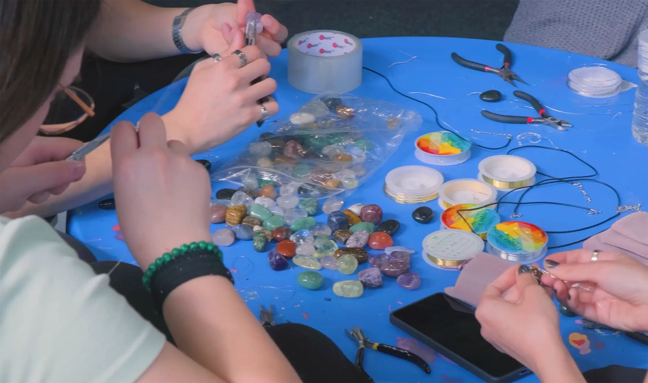 Family workshop: Get started with gemology!